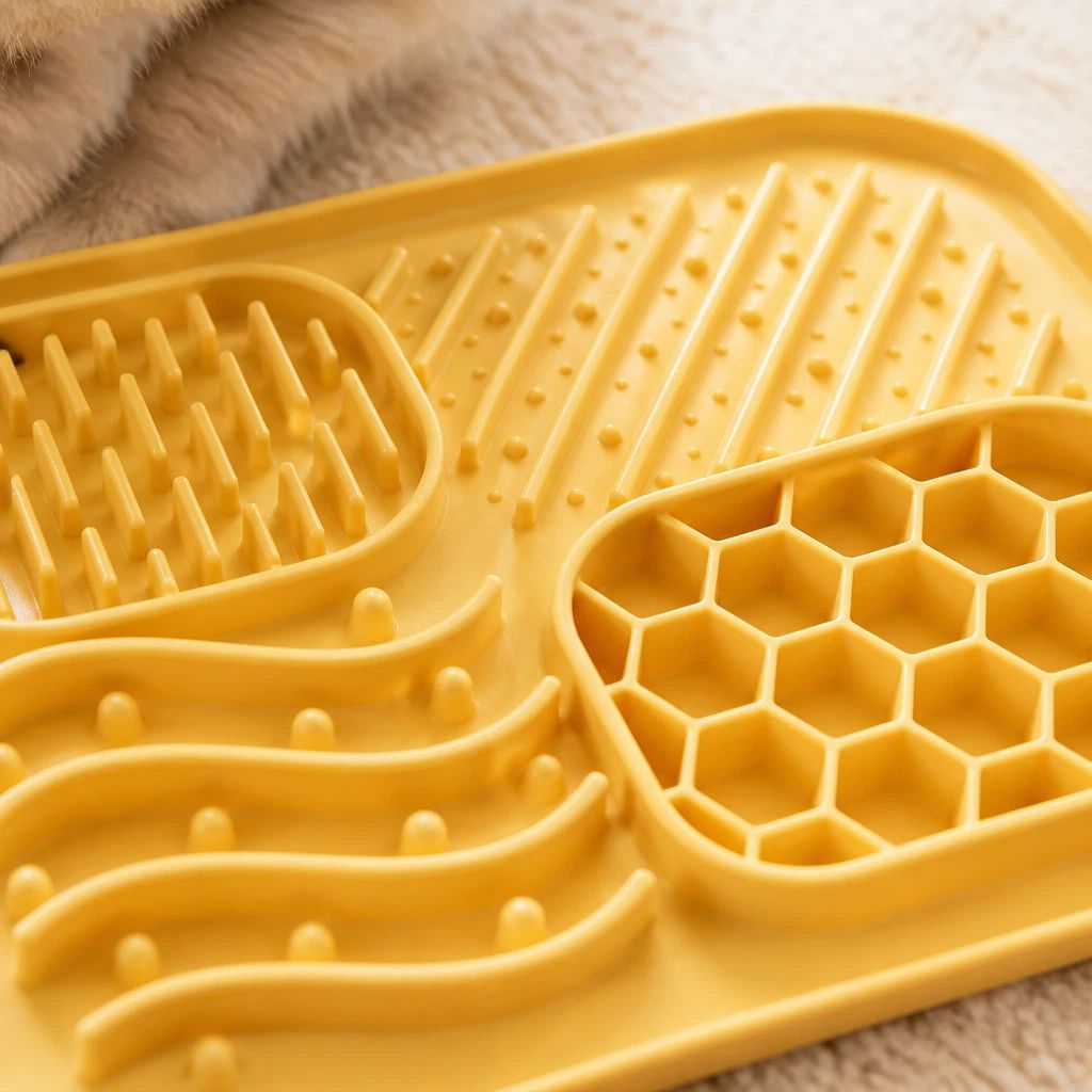 Four-Zone Lick Mat